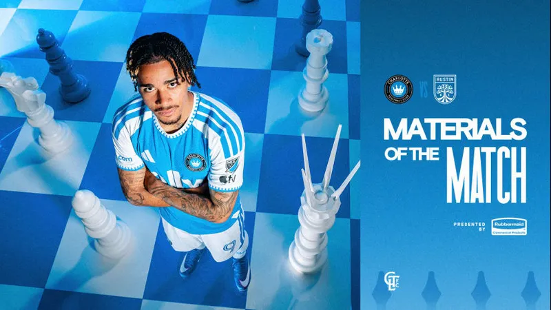 Cầu thủ Austin FC và Charlotte FC đang tranh chấp quả bóng trên sân Cầu thủ Austin FC và Charlotte FC đang tranh chấp quả bóng trên sân